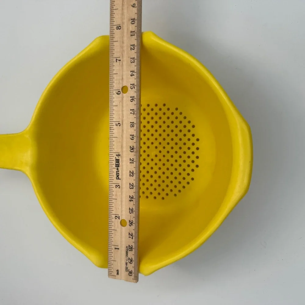 Vintage Rubbermaid Yellow Plastic Colander Strainer with Handle 2930 Retro